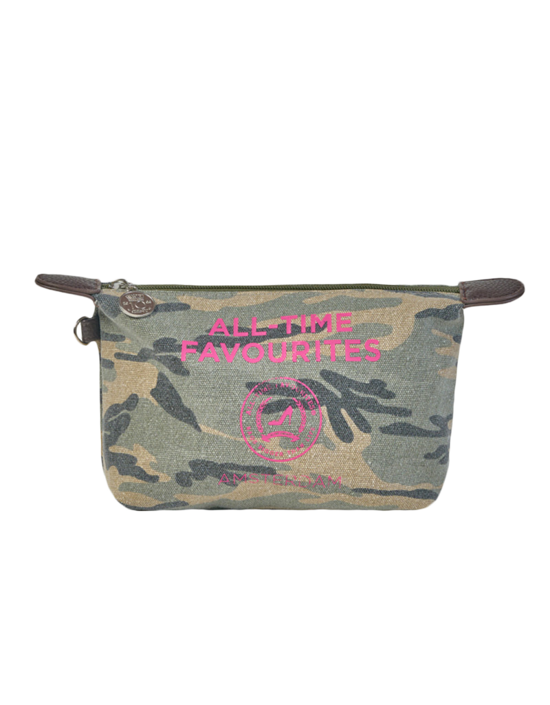 Make-uptasje camouflage print met neon roze letters en logo