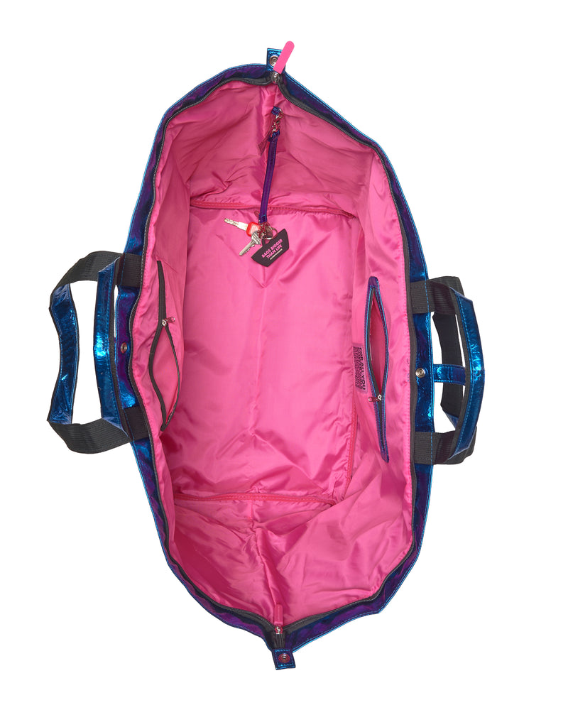 Inside large tote bag with zipper, pink lining and inner pocket, PU metallic blue