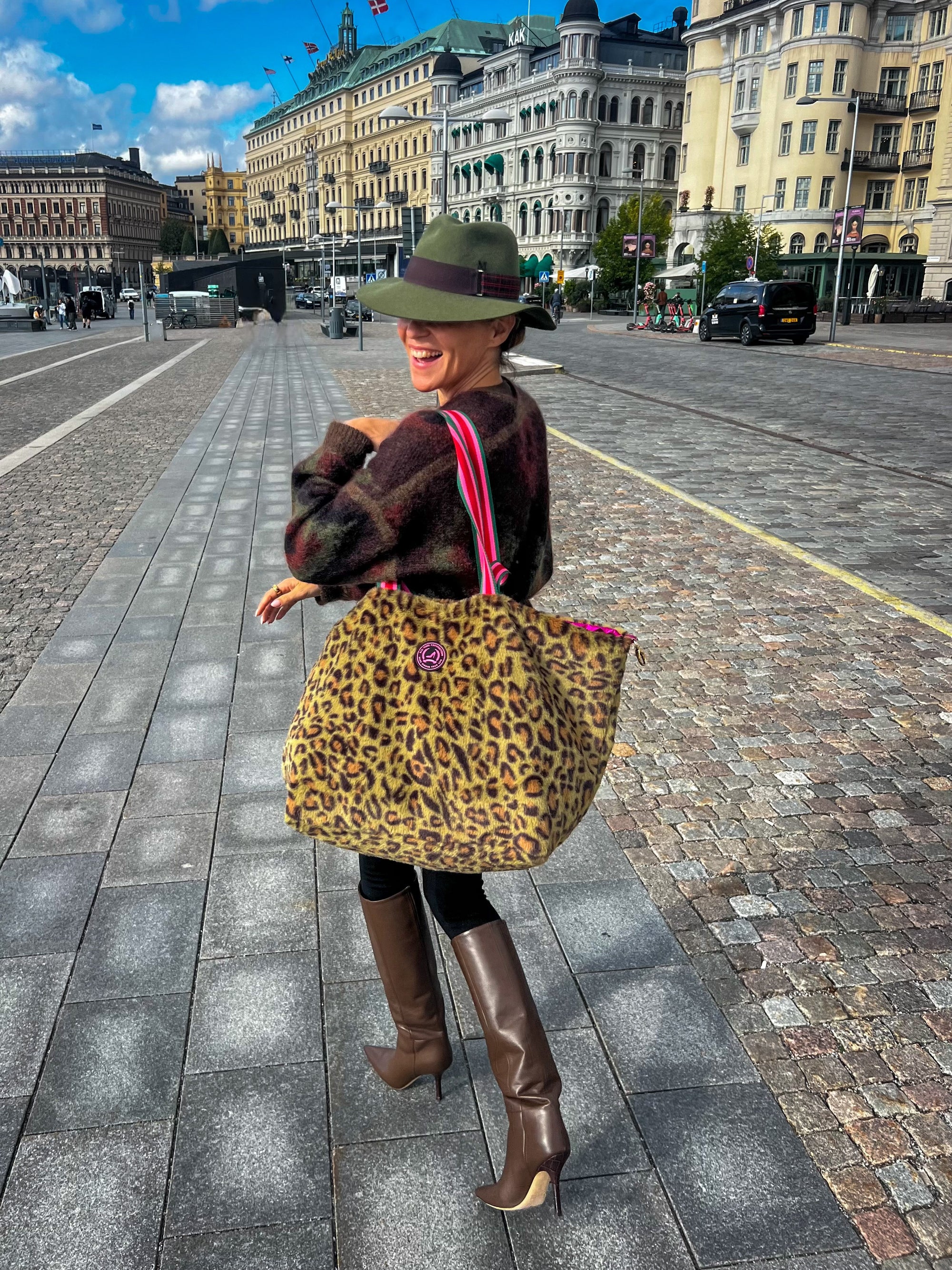 Kleiner Shopper STOCKHOLM aus Leopardenfell