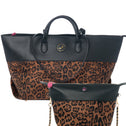 Jackie Icon Set: zwarte leren shopper, shopper met luipaardprint, zwarte clutch en crossbodytas met ketting van All-time Favourites.