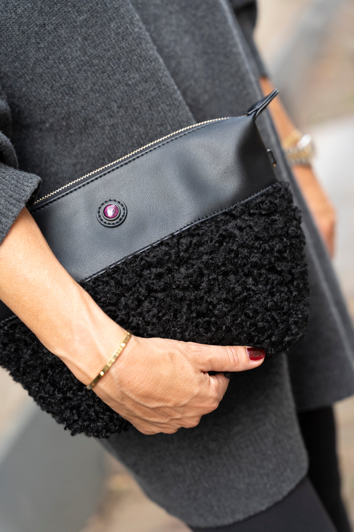 Clutch Faux Shearling Black IMAN