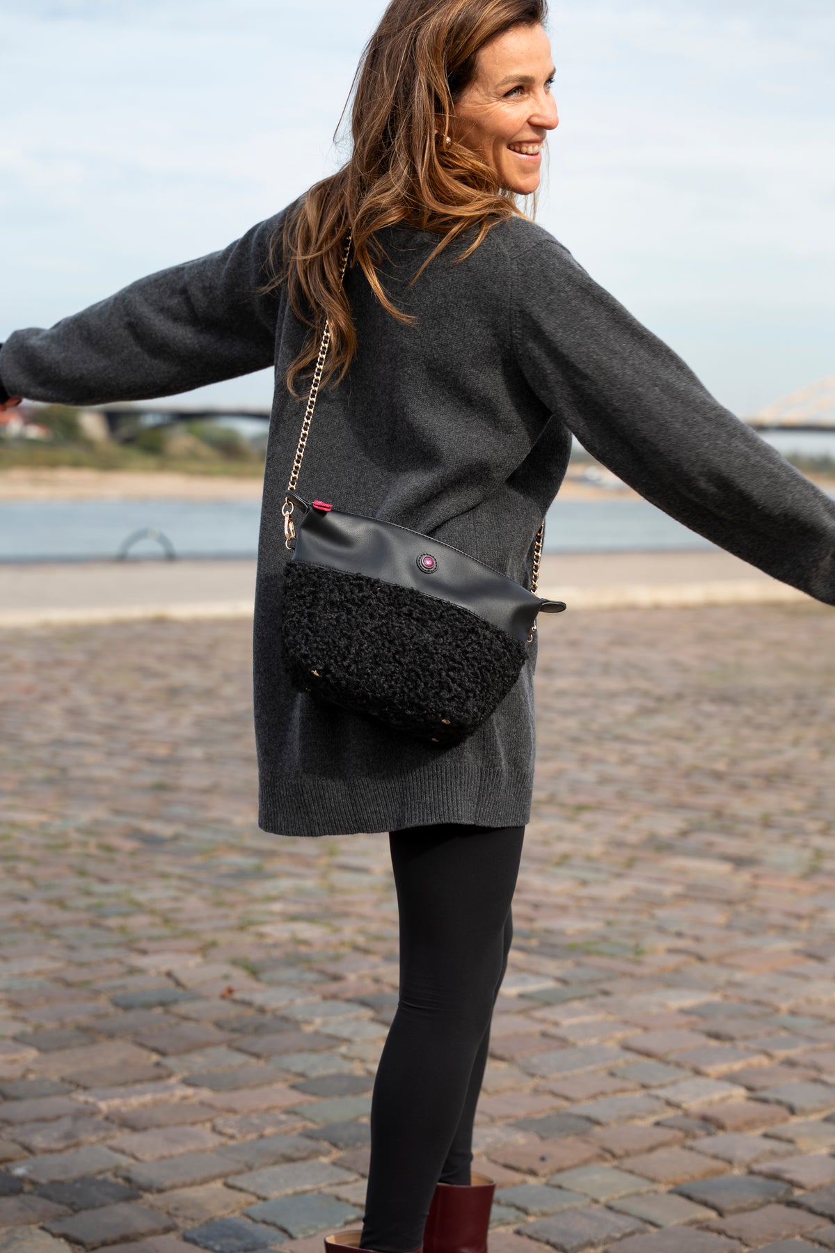 Clutch Faux Shearling Black IMAN