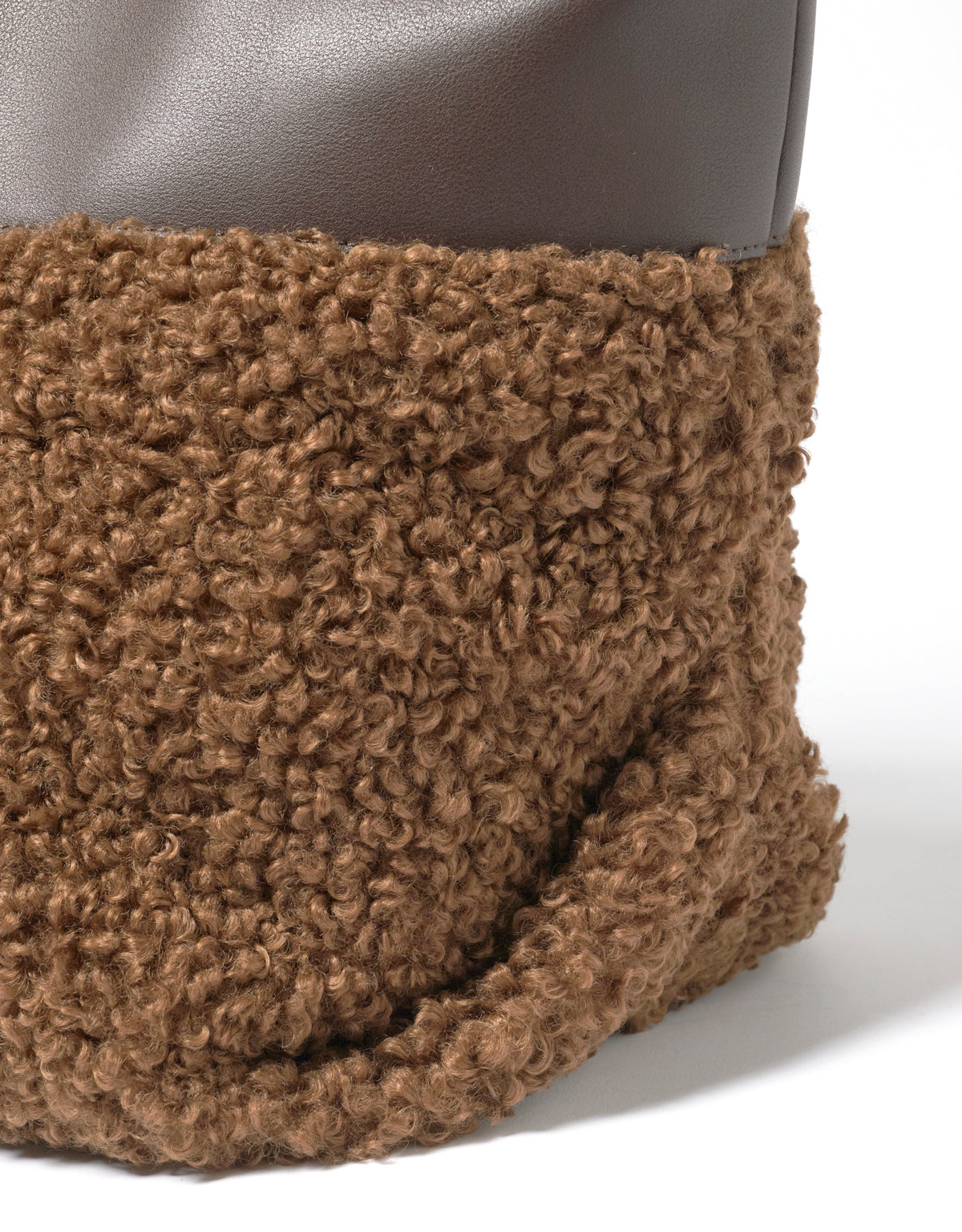 GRACE Medium Tote Bag in brown faux shearling with dark vegan leather trim by All-time Favourites, close-up.