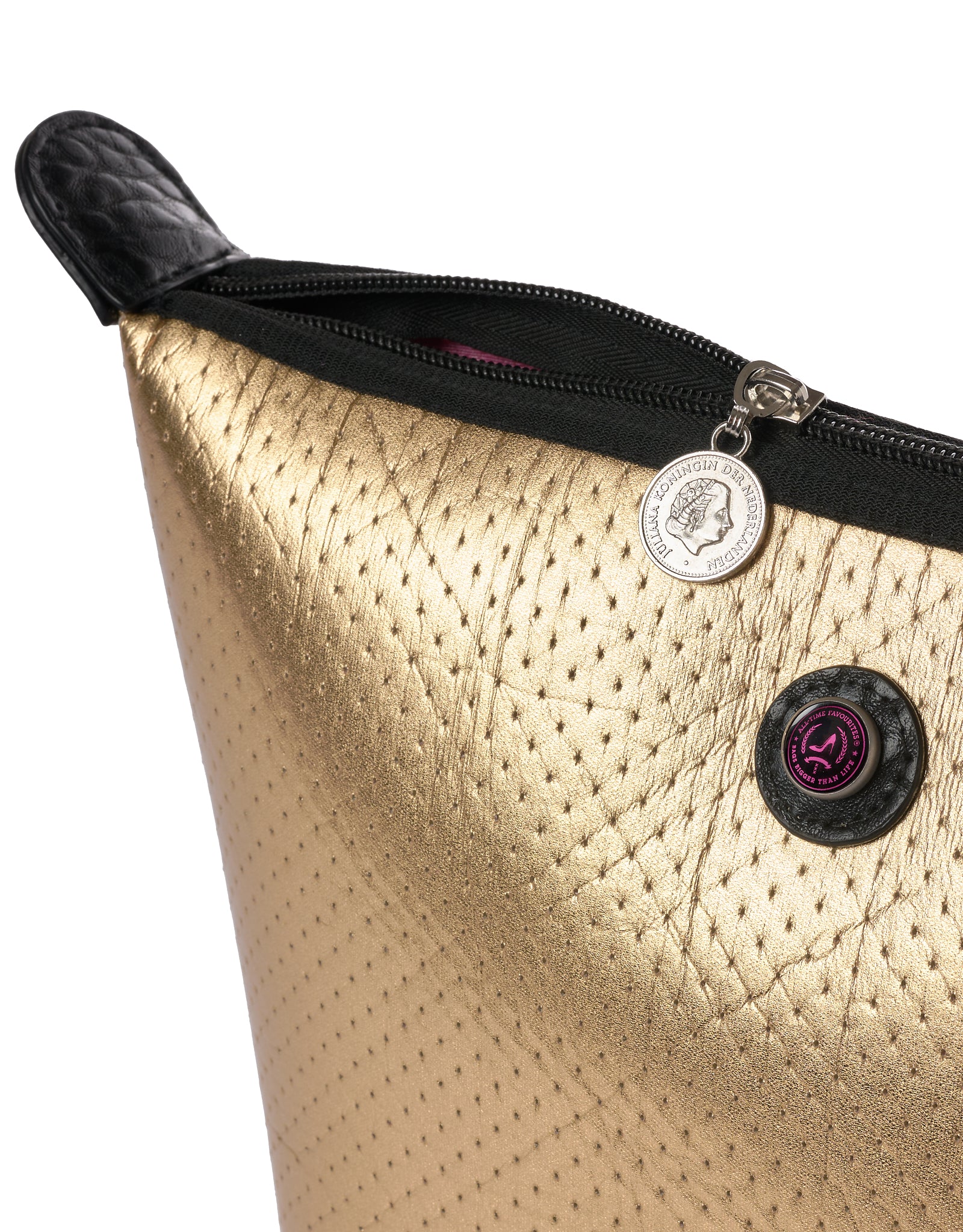 Toiletry bag gold with zipper