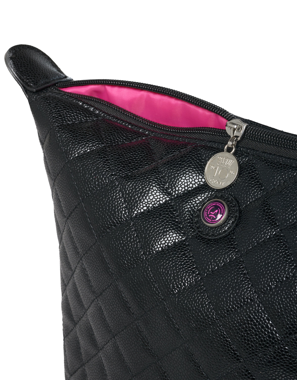 Gesteppte schwarze Kulturtasche, Kaviar-Optik, silberner Reißverschluss, rosa Futter, Metallic-Details, Marke KATE.