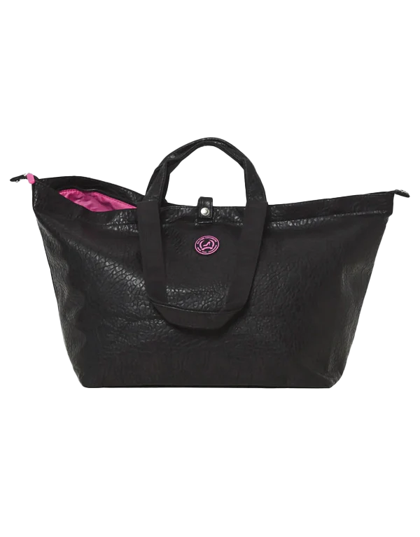 Mittlere schwarze Tragetasche mit Krokodilprägung, kurzen Henkeln, rosa Futter und Logo-Detail.